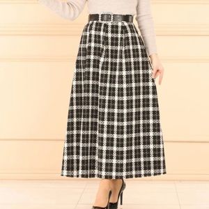 Plaid long skirts with long sleeve crop tops size small